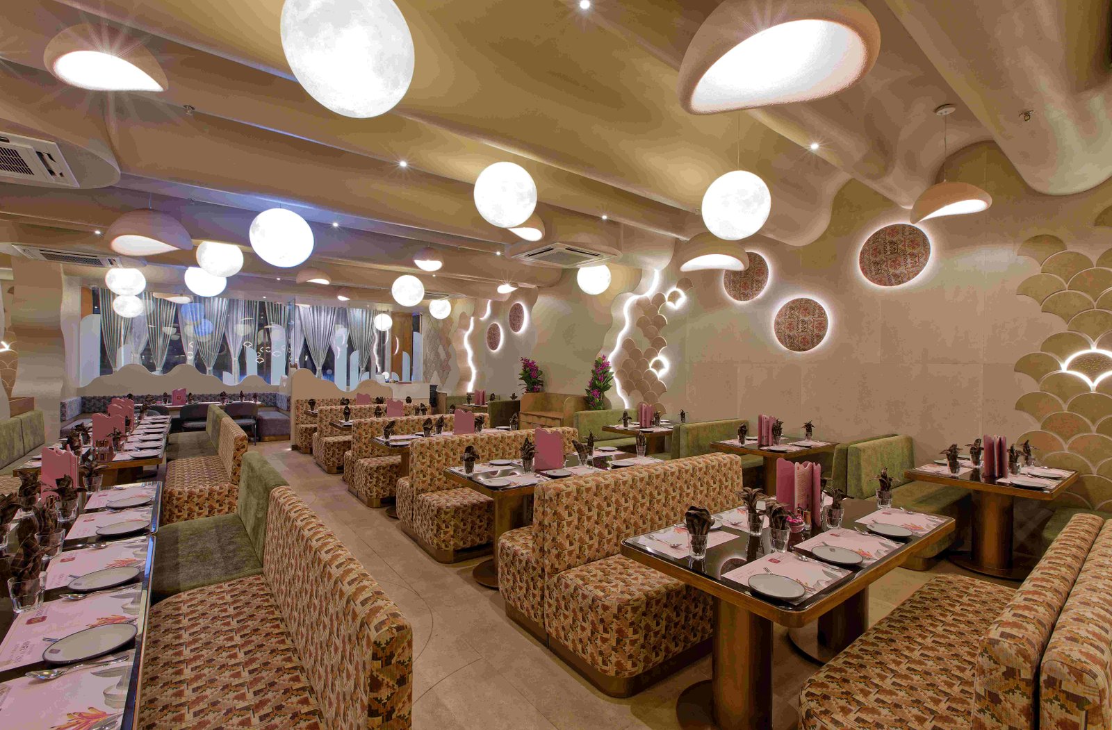 Restaurant dining